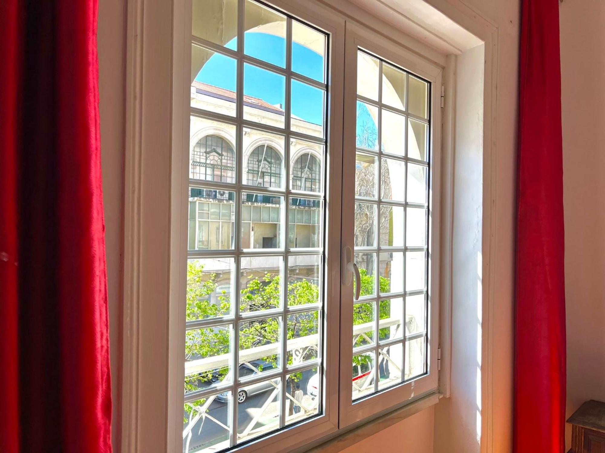 With Terrasse - 3 Bedroom, 3 Bathroom Triplex Lisbon Exterior photo